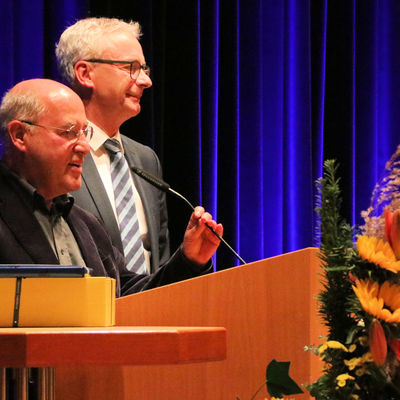Dr. Gregor Gysi und Dr. Christoph Schnaudigel beim 25-jährigen Jubiläum
